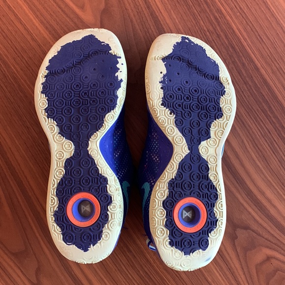 Hi everyone, these are my PG 4 x Gatorade basketball shoes. - Picture 6 of 6